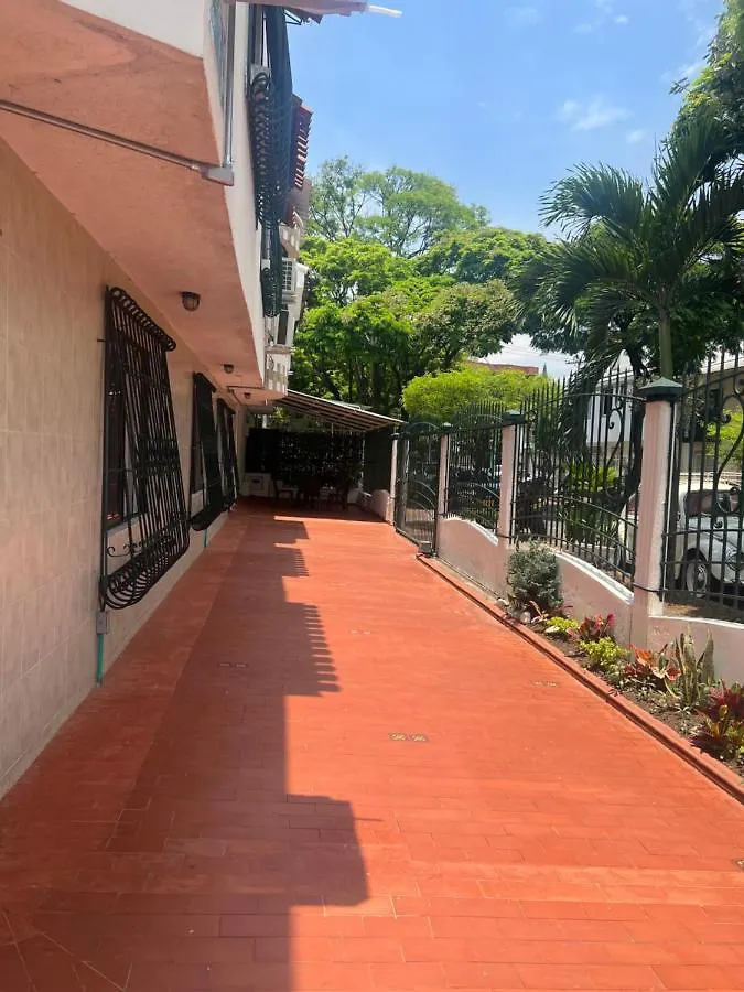 Casa Hotel Flor Del Valle Cali Guest house